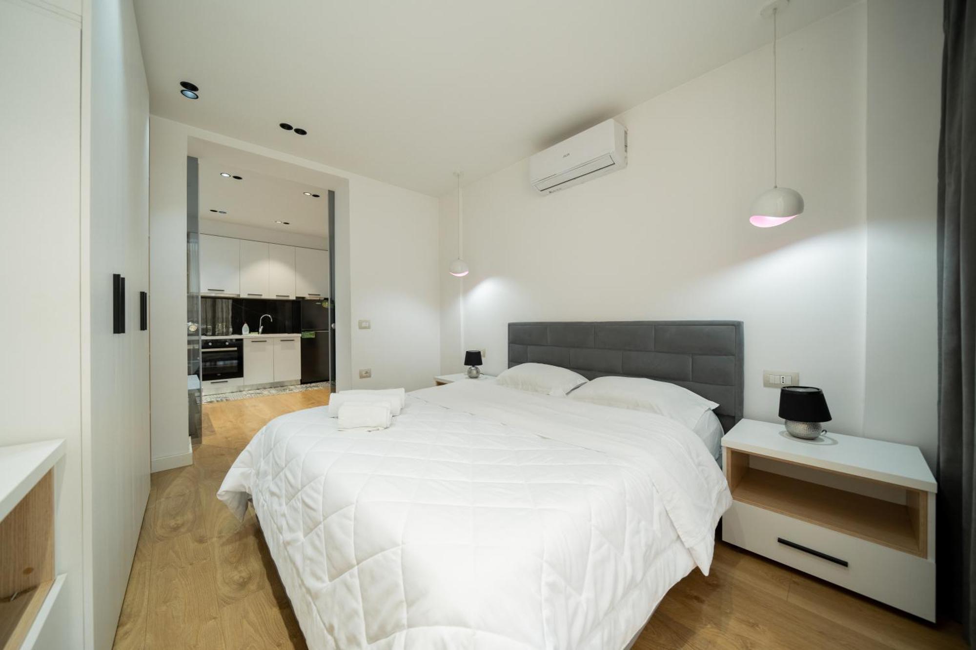 Cosy Urban Central Apartment Tirana Exterior photo
